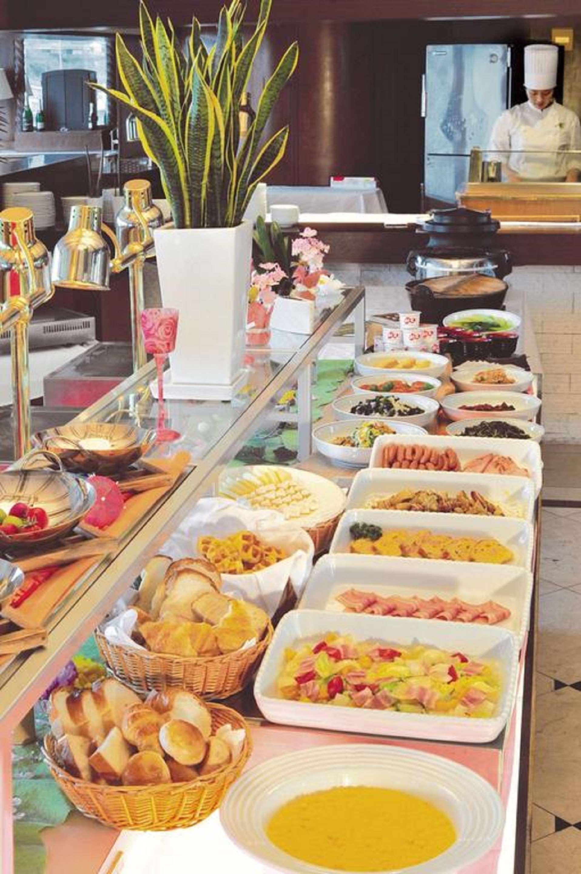 The Global View Nagasaki Hotel Exterior photo A buffet