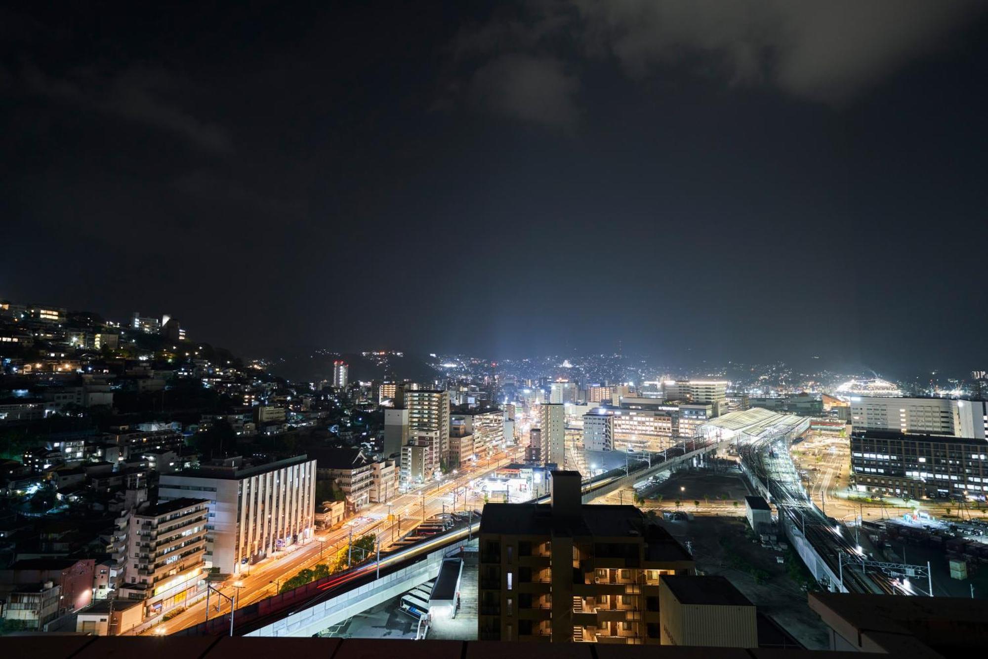 The Global View Nagasaki Hotel Exterior photo The city of Nicosia at night