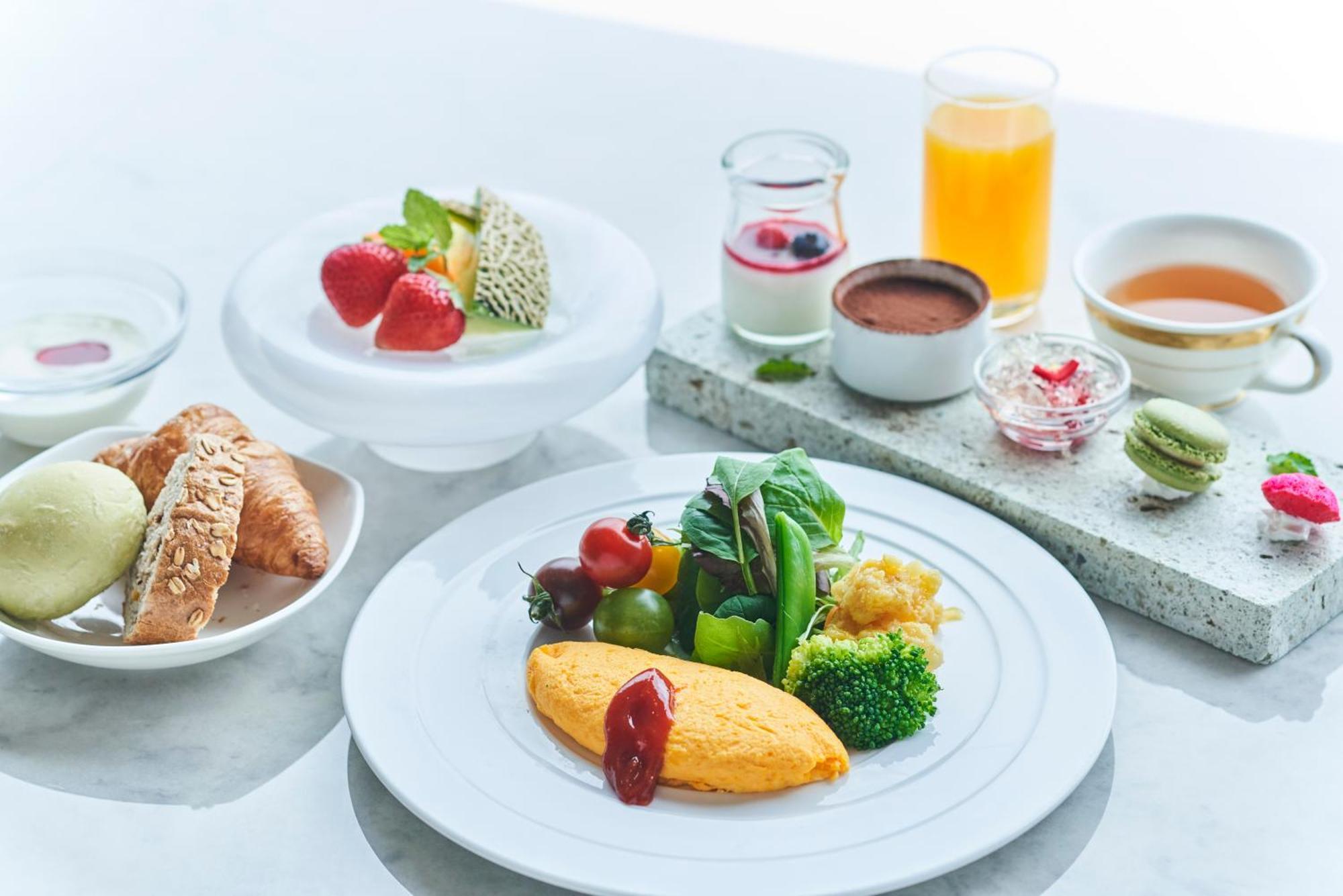 The Global View Nagasaki Hotel Exterior photo A selection of inflight meals